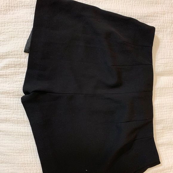 Express Black Skort - Picture 3 of 3